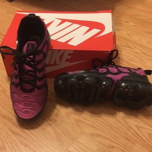 Air vapormax plus men’s 7/women’s 8